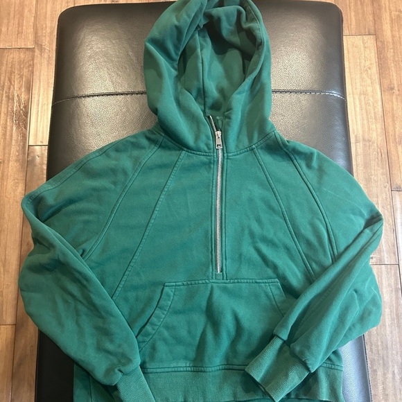 Amazon Tops - Women’s Cropped Zip up Hoodie